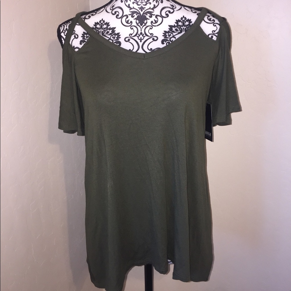 A.N.A Cold shoulder top